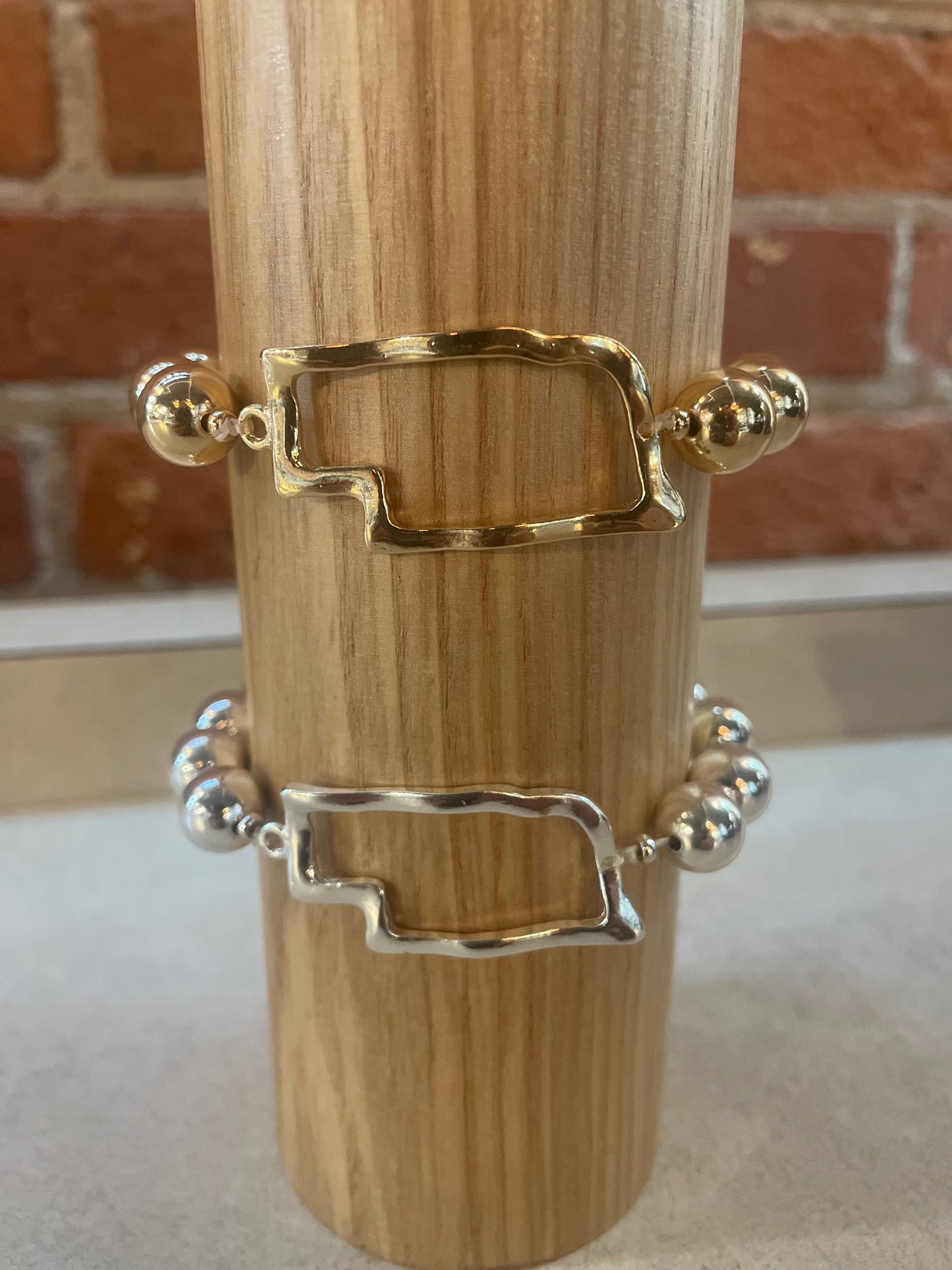 NEBRASKA BEADED STRETCH BRACELET