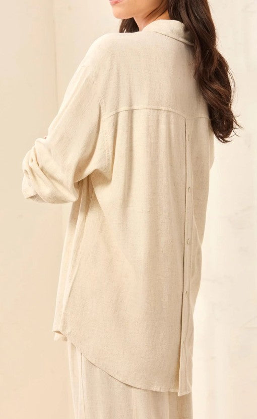 L/S WOVEN BUTTON DOWN W/BACK PLACKET