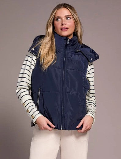 QUILTED VEST W/REMOVABLE HOOD