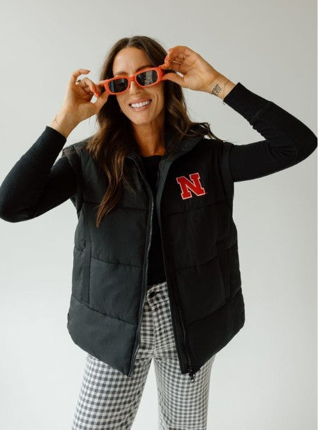 NE LOGO PATCH PUFFER VEST