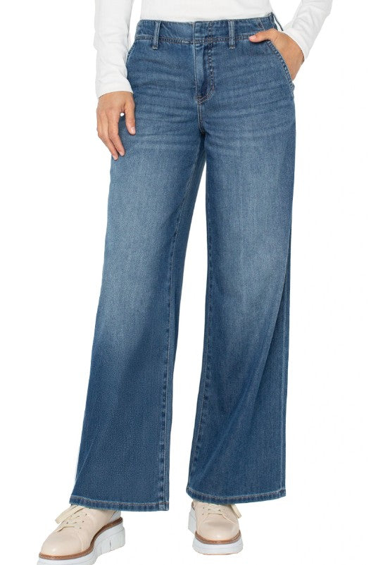 WEEKENDER RELAXED DENIM