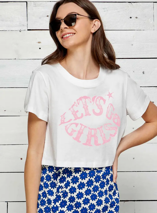 LET'S GO GIRLS LIPS GRAPHIC CROP TEE – 3 Daughters Boutique