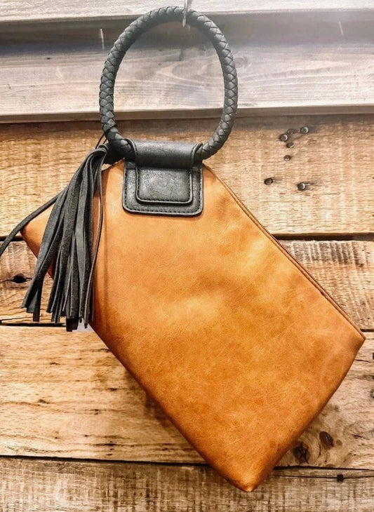 WRISTLET CLUTCH TAN/BLACK