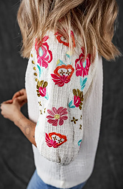 EMBROIDERED BLOUSE W/ PUFF SLEEVE