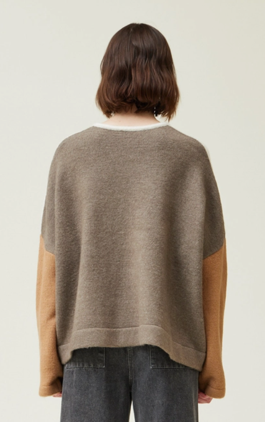 COLOR BLOCK PULLOVER