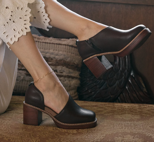 IBBY CUT OUT HEEL BLACK