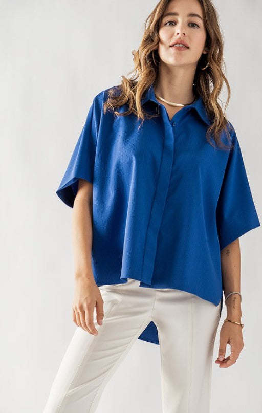 SHORT SLEEVE BUTTON UP BLOUSE