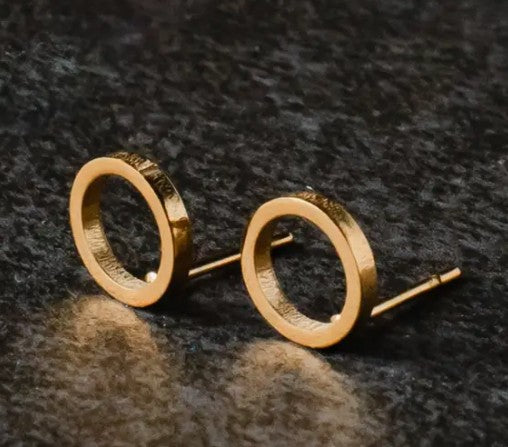 GOLD OPEN CIRCLE STUD EARRINGS