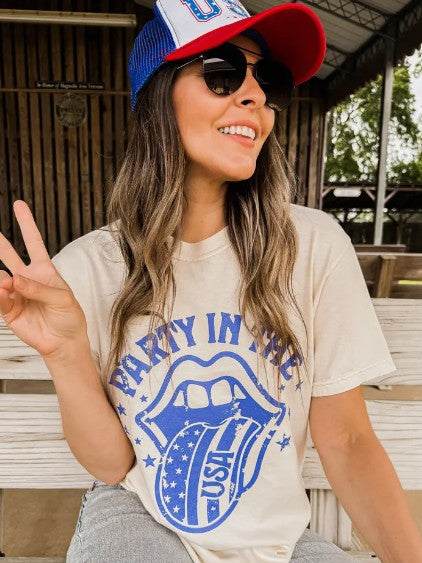 PARTY IN THE USA GRAPHIC TEE