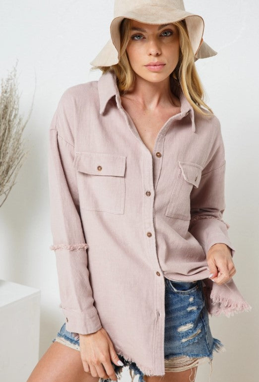 FRAYED HEM BUTTON UP SHIRT